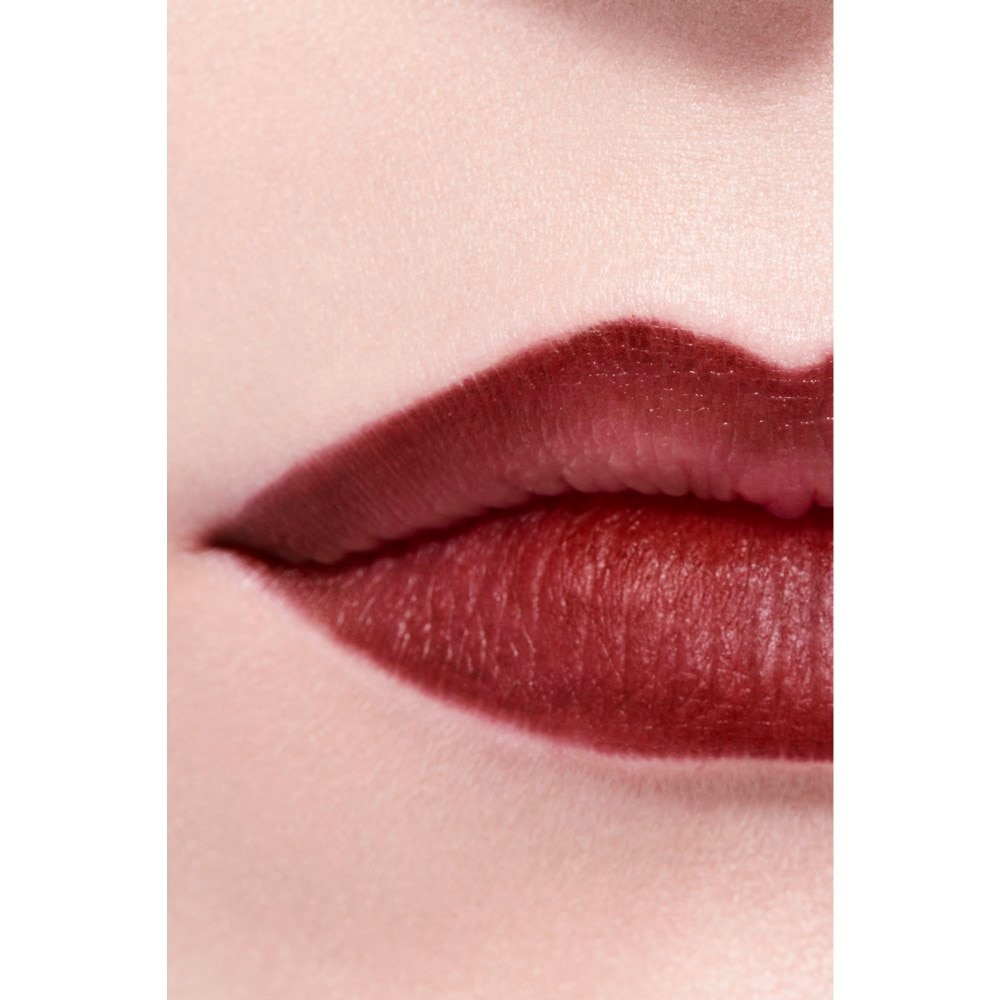 L&Aacute;PIZ CONTORNO DE LABIOS DE PRECISI&Oacute;N
